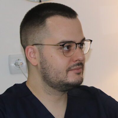 Dr Nikola Radosavljević